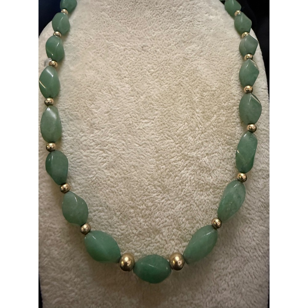 Vintage Green Aventurine Jade Style Beaded Necklace Gold Tone Filigree Clasp